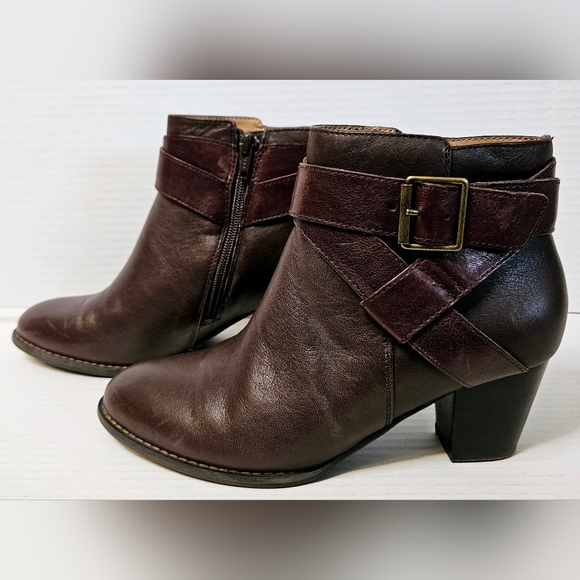 Vionic Trinity Bootie - Picture 6 of 13